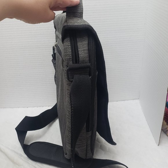 Swiss Gear Bag - Picture 7 of 15